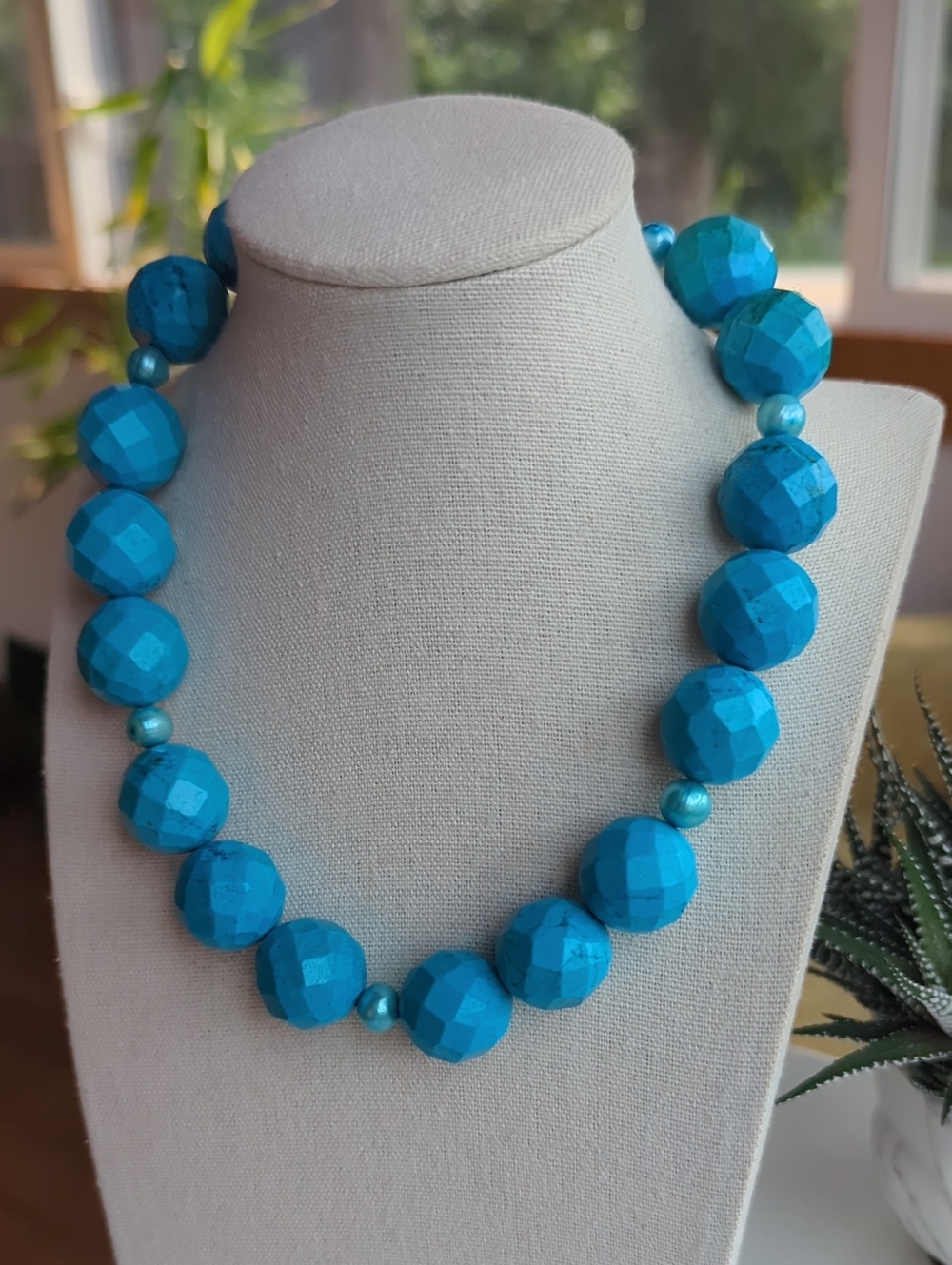 Howlite & Pearl Statement Necklace - 16"